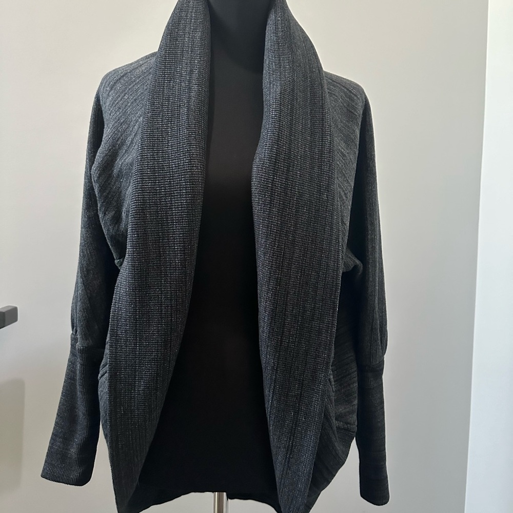 Wilfred Aritzia Charcoal Open Front Cardigan